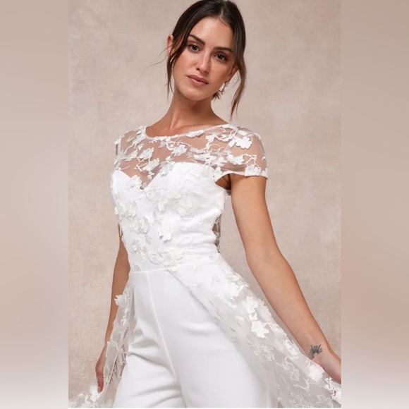 New without tags Lulus White Floral Embroidered Overlay Jumpsuit - Picture 4 of 4